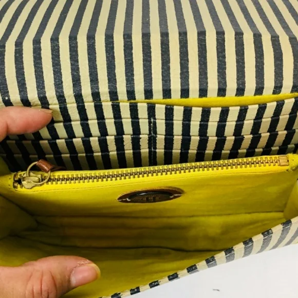 COPY - Anthropologie Holding Horse. - Picture 2 of 4